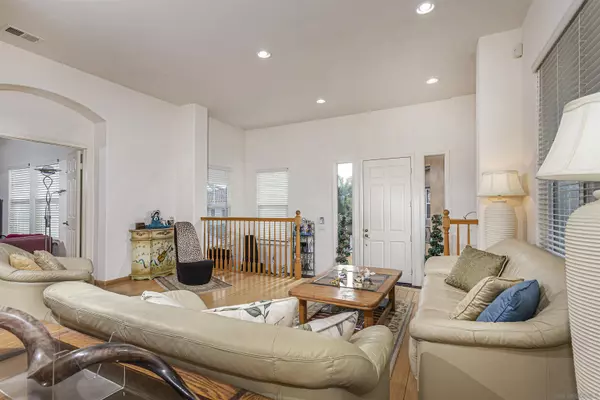 La Jolla, CA 92037,8180 Gilman Court