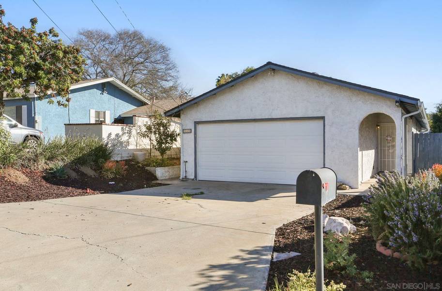 935 Ramona Ave, Spring Valley, CA 91977