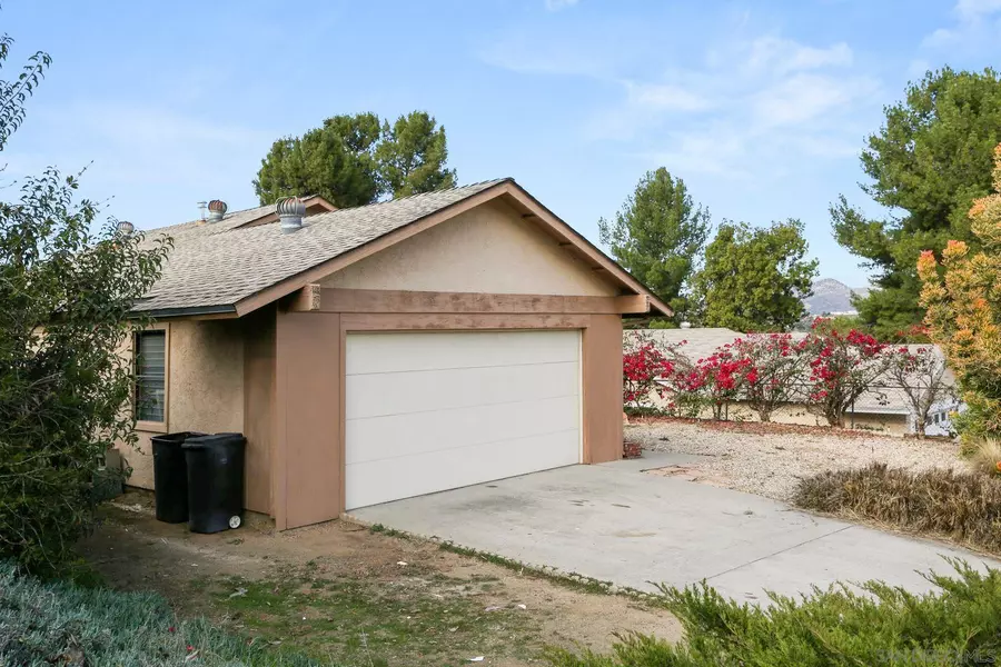 13654 Avenida Del Charro, El Cajon, CA 92021