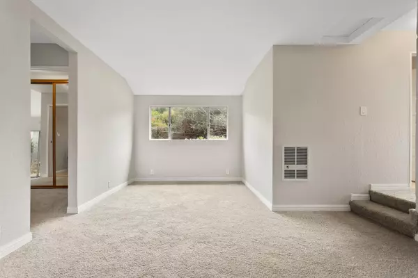 Vista, CA 92084,1675 Vale Terrace Dr