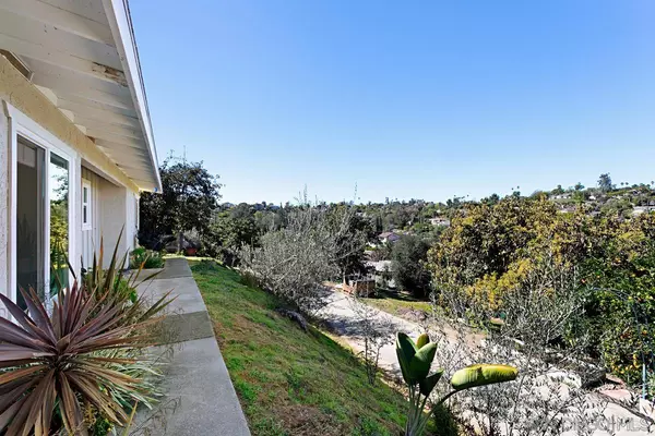 Vista, CA 92084,1729 Kent Pl.