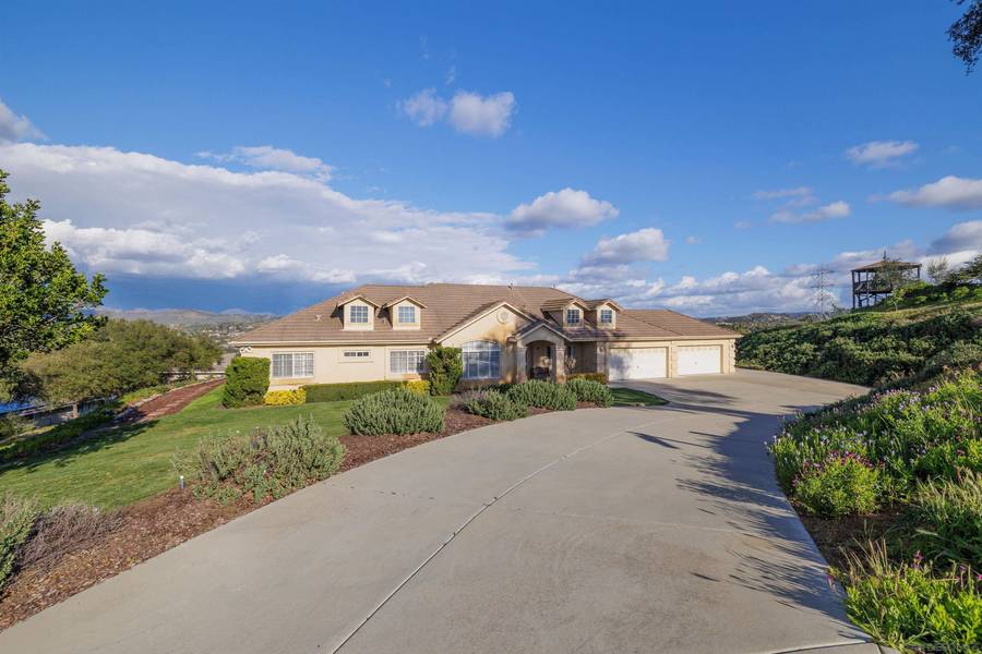 30578 Roadrunner Ridge, Valley Center, CA 92082