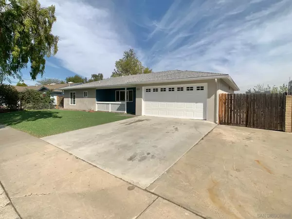 Santee, CA 92071,9331 Knollwood Way