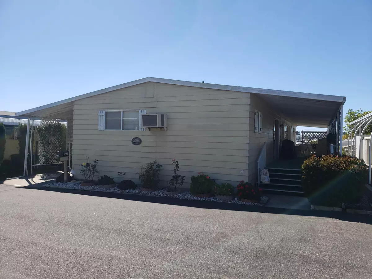 Oceanside, CA 92056,323 Horizon Ln.