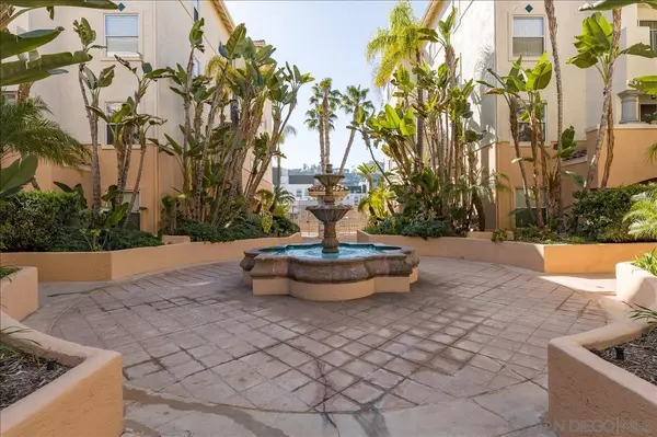 640 Camino De La Reina #1403, San Diego, CA 92108