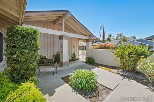 San Diego, CA 92131,11379 Red Cedar Ln