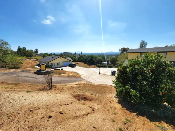 Ramona, CA 92065,997 Laky Ln