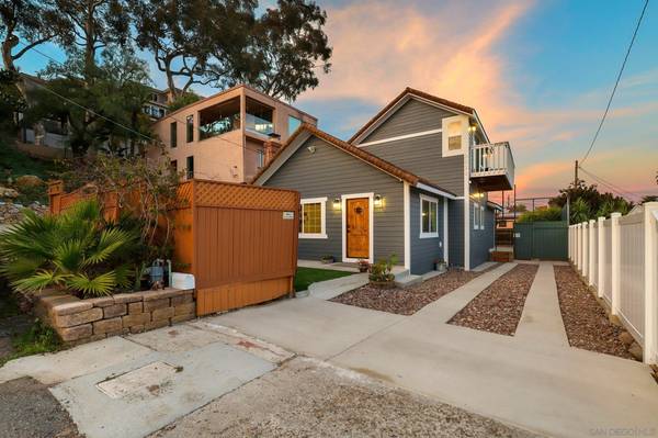 3022 Voltaire, San Diego, CA 92106