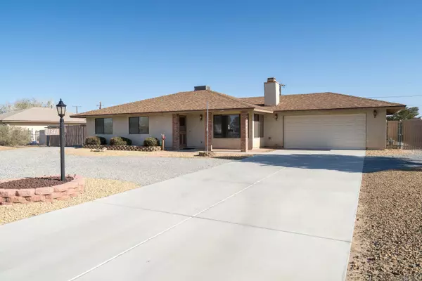 11341 Chimayo Rd, Apple Valley, CA 92308