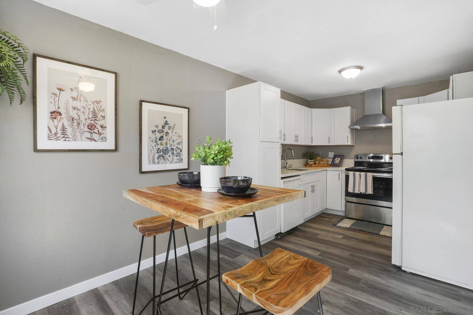 Escondido, CA 92027,1811 E Grand Avenue #149
