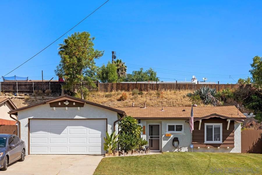 8832 Greenridge Ave, Spring Valley, CA 91977