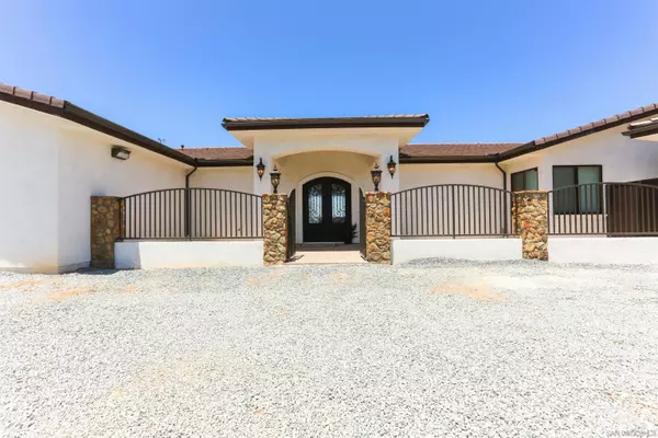 19803 Vista Del Otero, Ramona, CA 92065