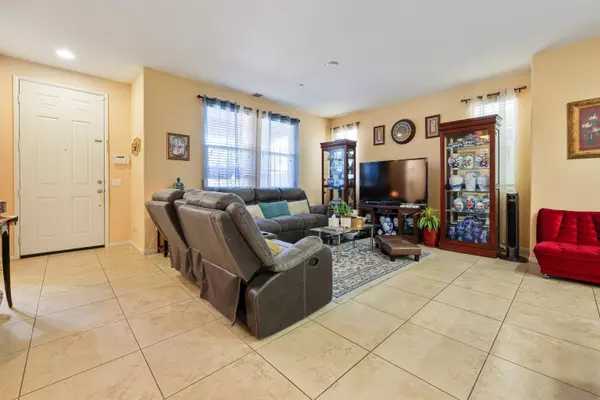 Chula Vista, CA 91913,1518 El Prado St #3