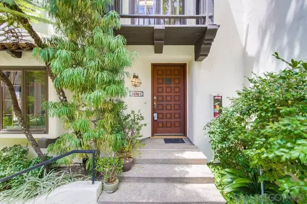 La Jolla, CA 92037,8694 Villa La Jolla Dr #1