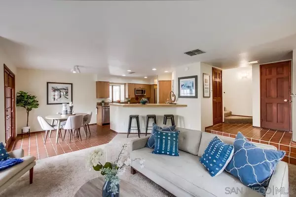 La Jolla, CA 92037,8694 Villa La Jolla Dr #1