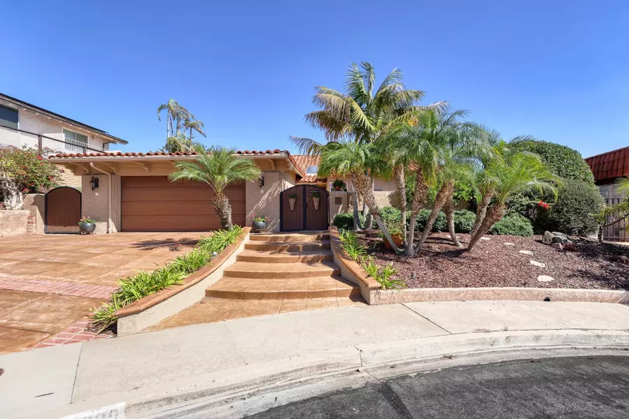 5329 Calle Vista, San Diego, CA 92109