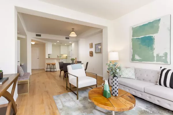 San Diego, CA 92101,350 K St #415