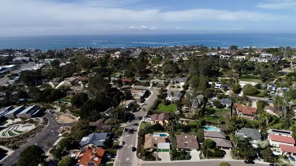 Solana Beach, CA 92075,409 Dell Court