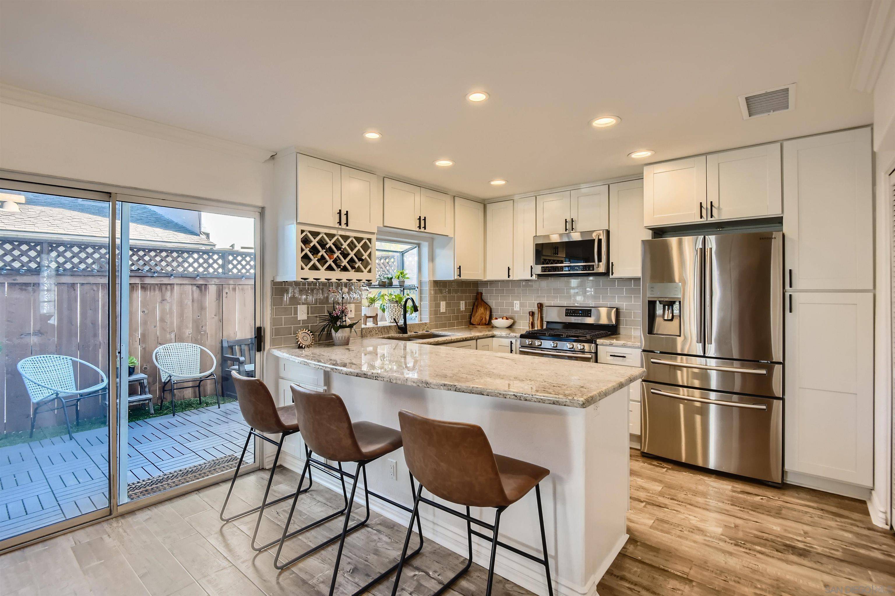 1243 Thomas Ave, San Diego, CA 92109