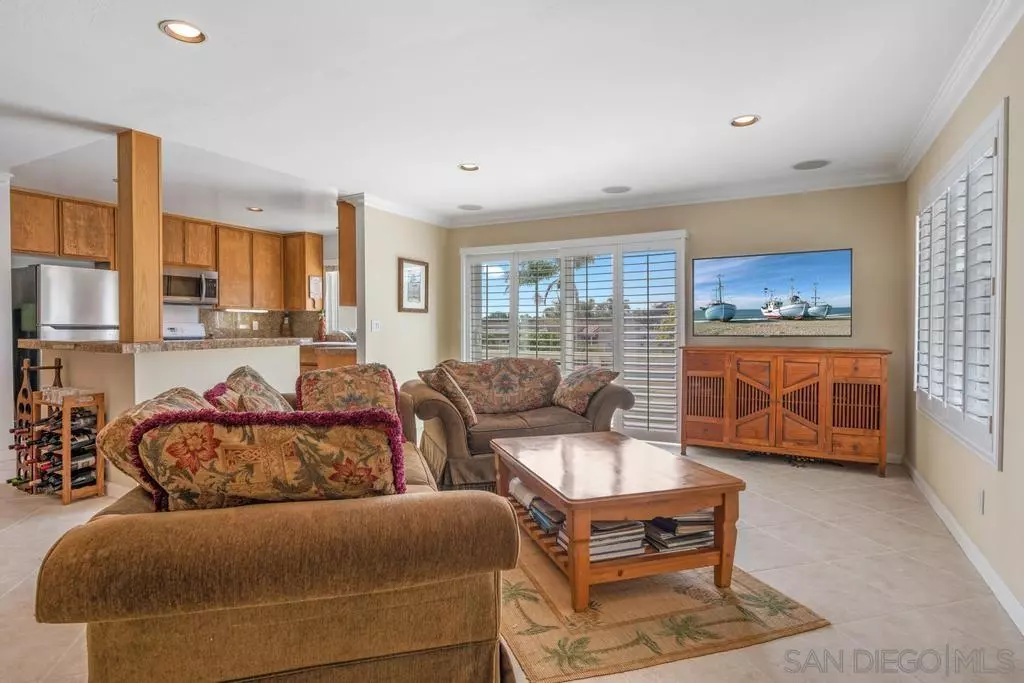 Solana Beach, CA 92075,852 Viva Ct