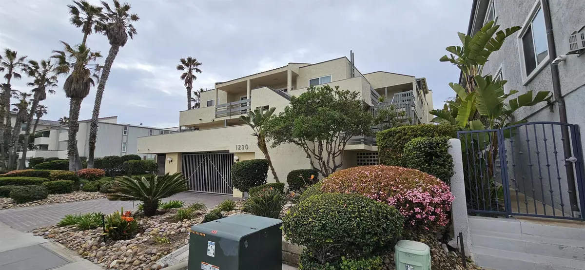 Imperial Beach, CA 91932,1230 Seacoast Dr #3