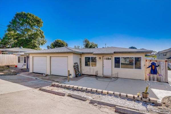 Lemon Grove, CA 91945,2325-27 Peppermint Ln