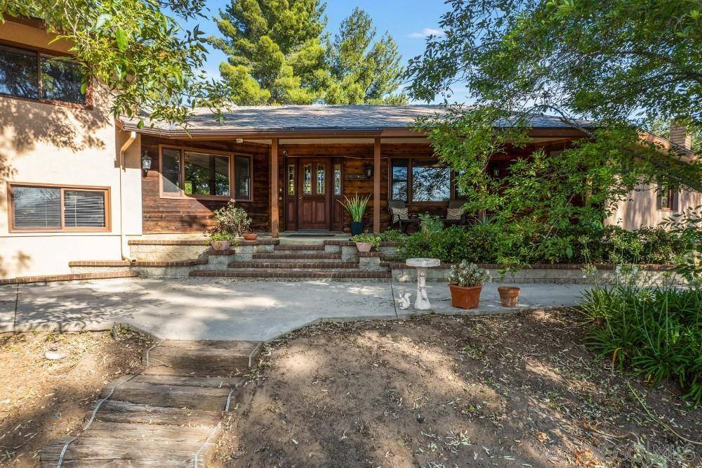 15755 Rosemont Lane, Ramona, CA 92065
