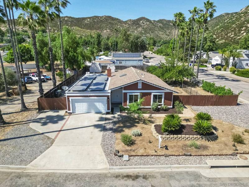 24936 Via Lopez Ct, Ramona, CA 92065