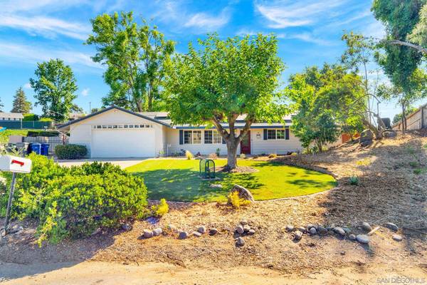 966 Park Dr, Escondido, CA 92029