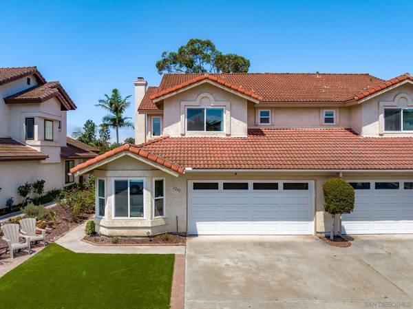 2242 Village Center Dr, Encinitas, CA 92024