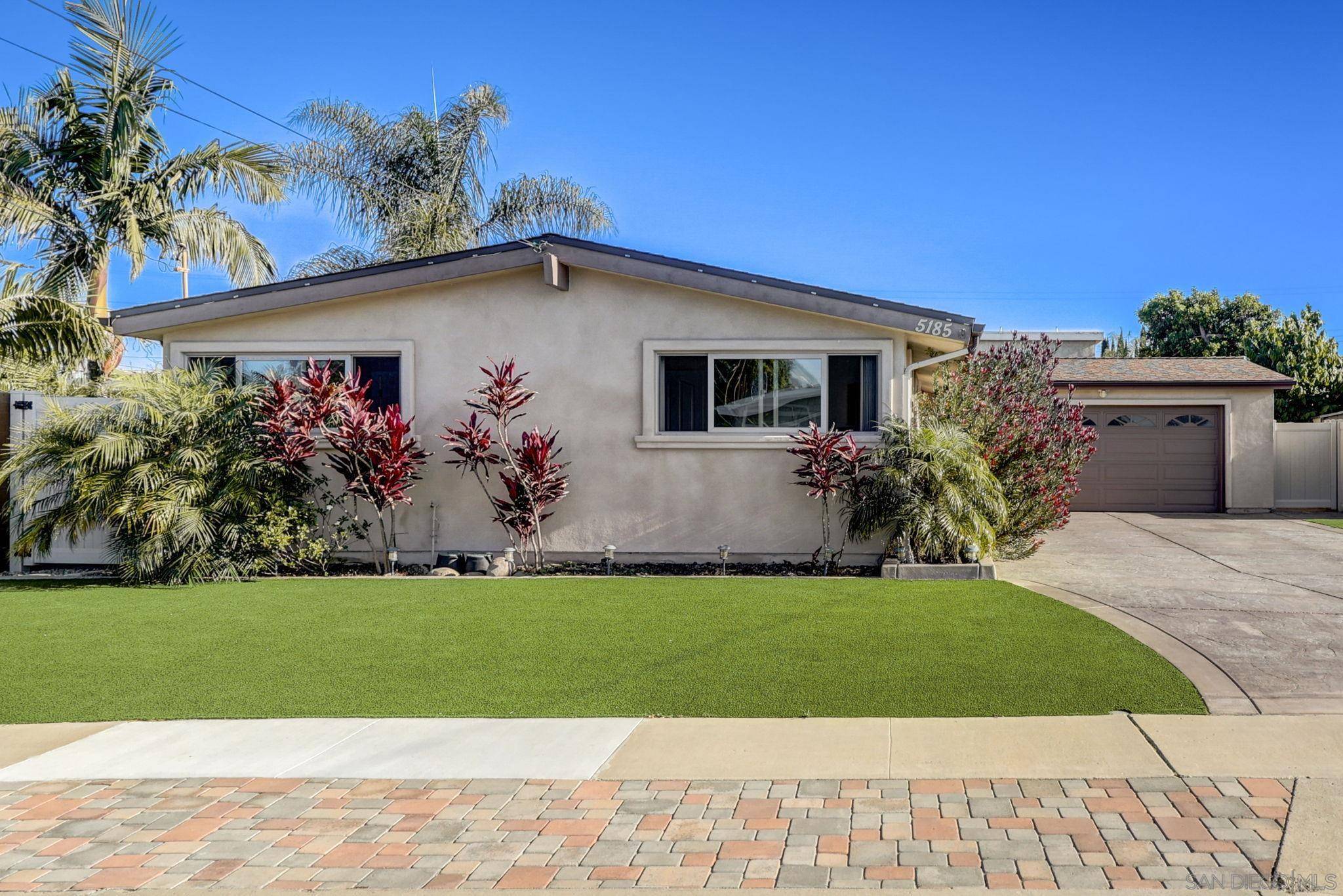 5185 Winthrop St, San Diego, CA 92117