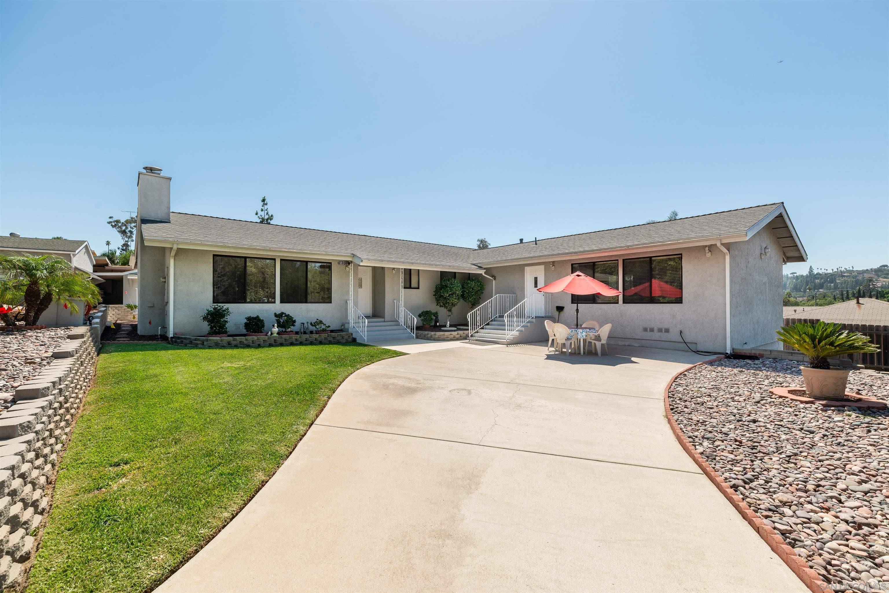 8901 Bowling Green Dr, La Mesa, CA 91941