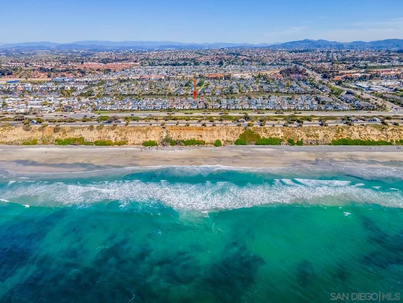 6911 Tradewinds Dr, Carlsbad, CA 92011