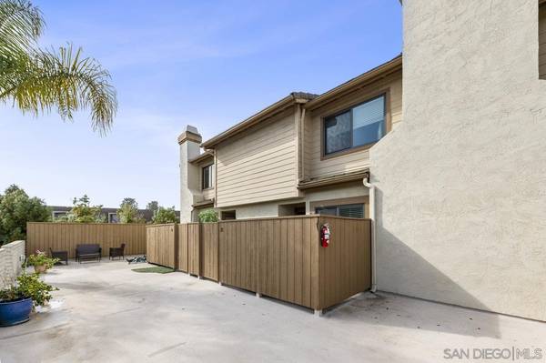 Carlsbad, CA 92009,7801 Centella St #3