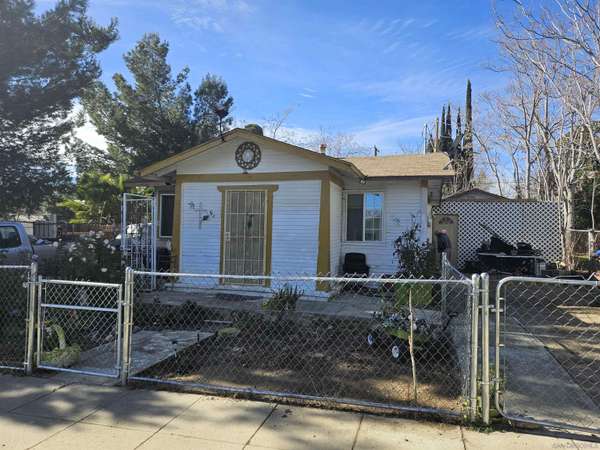 363 N 6TH, Banning, CA 92220