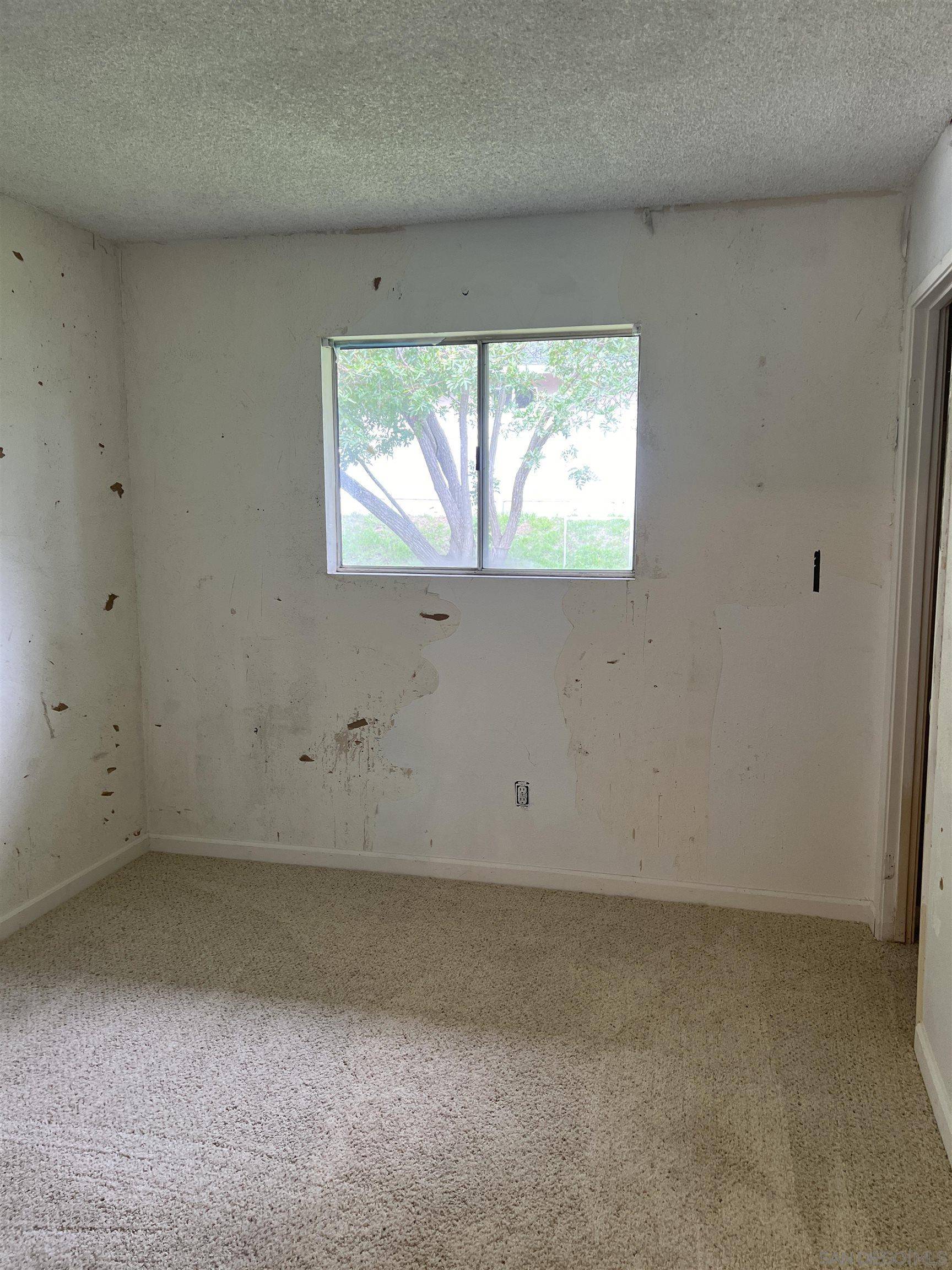San Diego, CA 92117,3042 Driscoll Dr