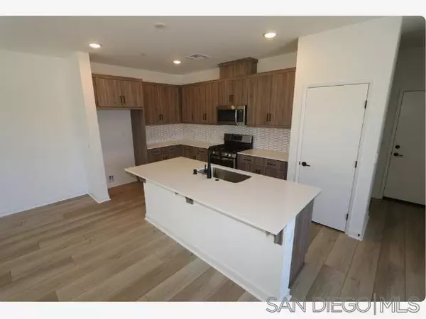 Fallbrook, CA 92028,304 Zest Lane #25