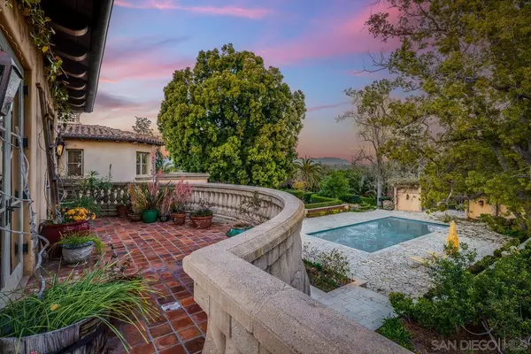 Rancho Santa Fe, CA 92067,5757 Linea del Cielo