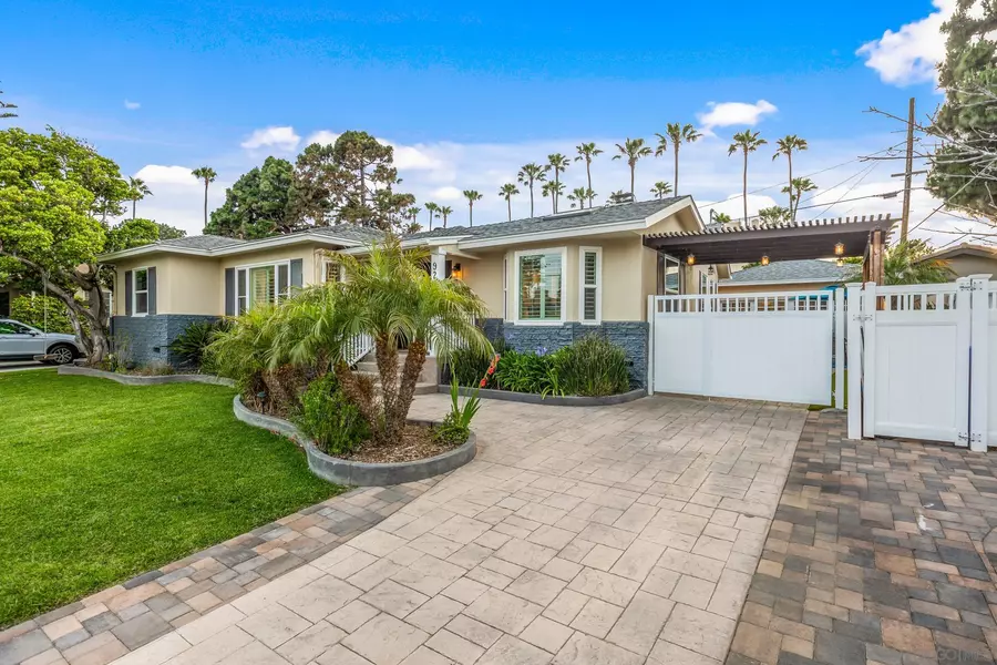 920 Moana Drive, San Diego, CA 92106