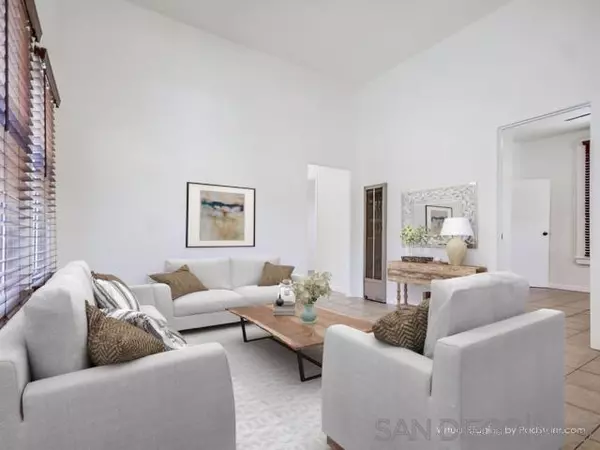 5044 Auburn Dr, San Diego, CA 92105