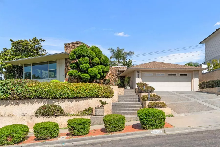 6671 Avenida La Reina, La Jolla, CA 92037