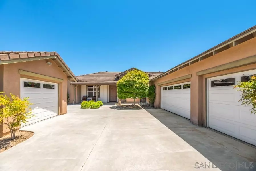 27107 Silver Berry Way, Valley Center, CA 92082