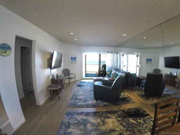 San Diego, CA 92109,3755 Ocean Front Walk