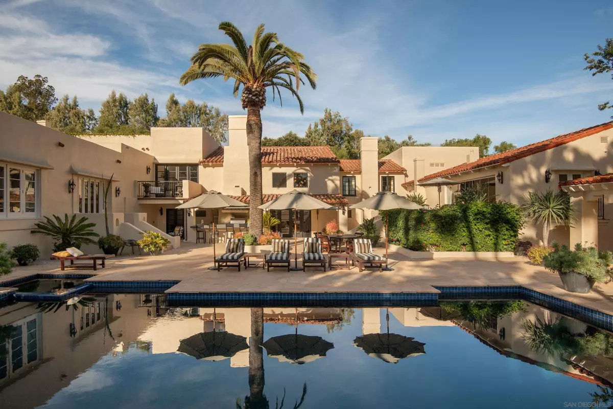 Rancho Santa Fe, CA 92067,6977 Las Colinas