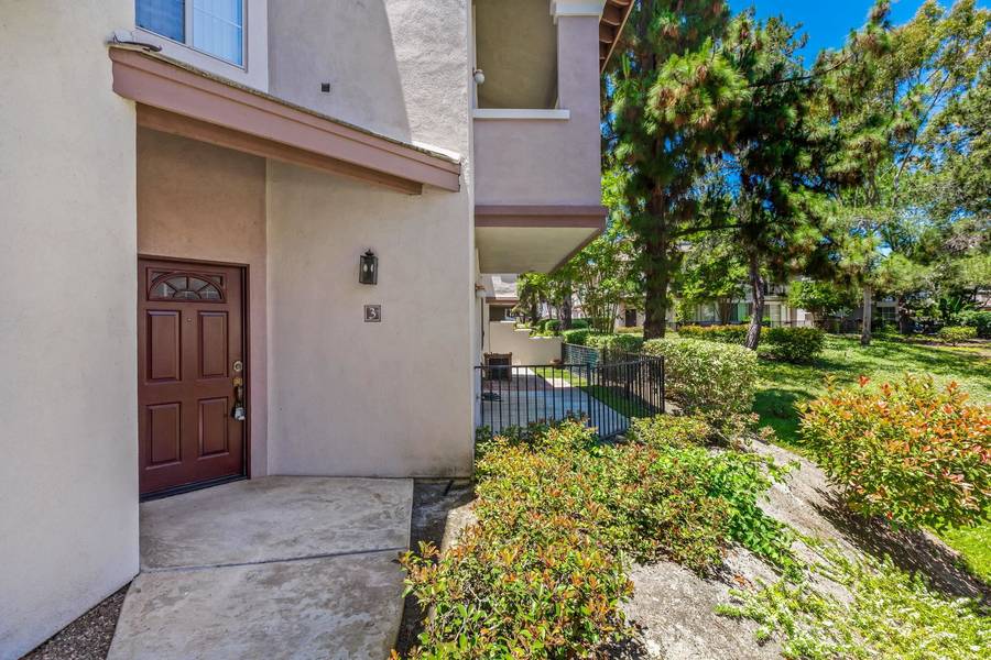 11968 Tivoli Park Row #3, San Diego, CA 92128