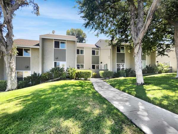 6333 College Grove Way #4, San Diego, CA 92115