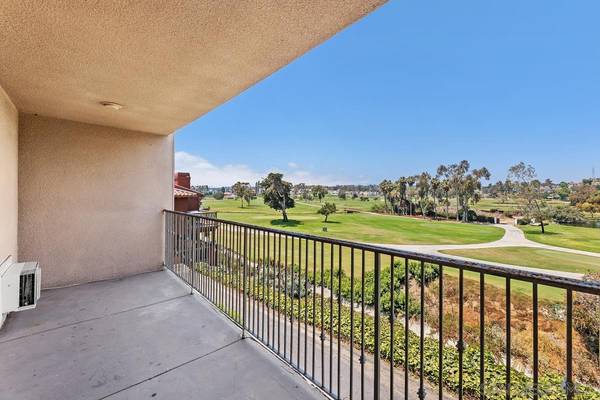 Carlsbad, CA 92009,2348 La Costa Ave #212