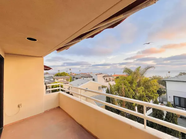 La Jolla, CA 92037,5726 La Jolla Boulevard #307