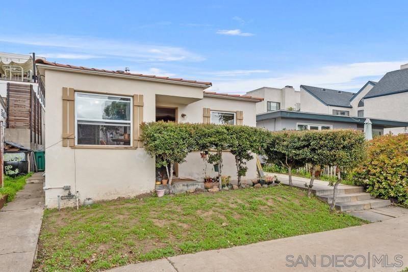 San Diego, CA 92109,1010-12 #1/2 Wilbur Ave
