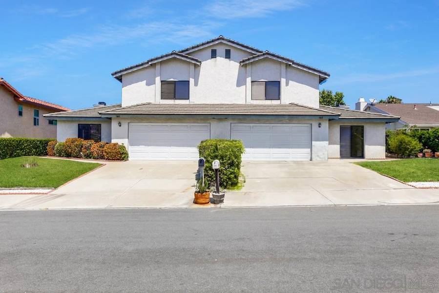 2732-2734 Luciernaga St, Carlsbad, CA 92009